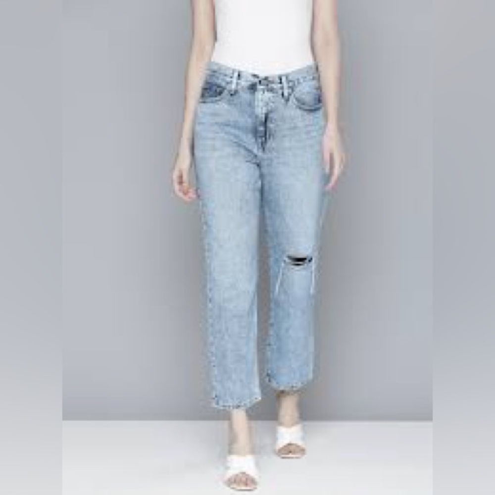 H&M Light Blue Distressed high rise Women Jeans size 12